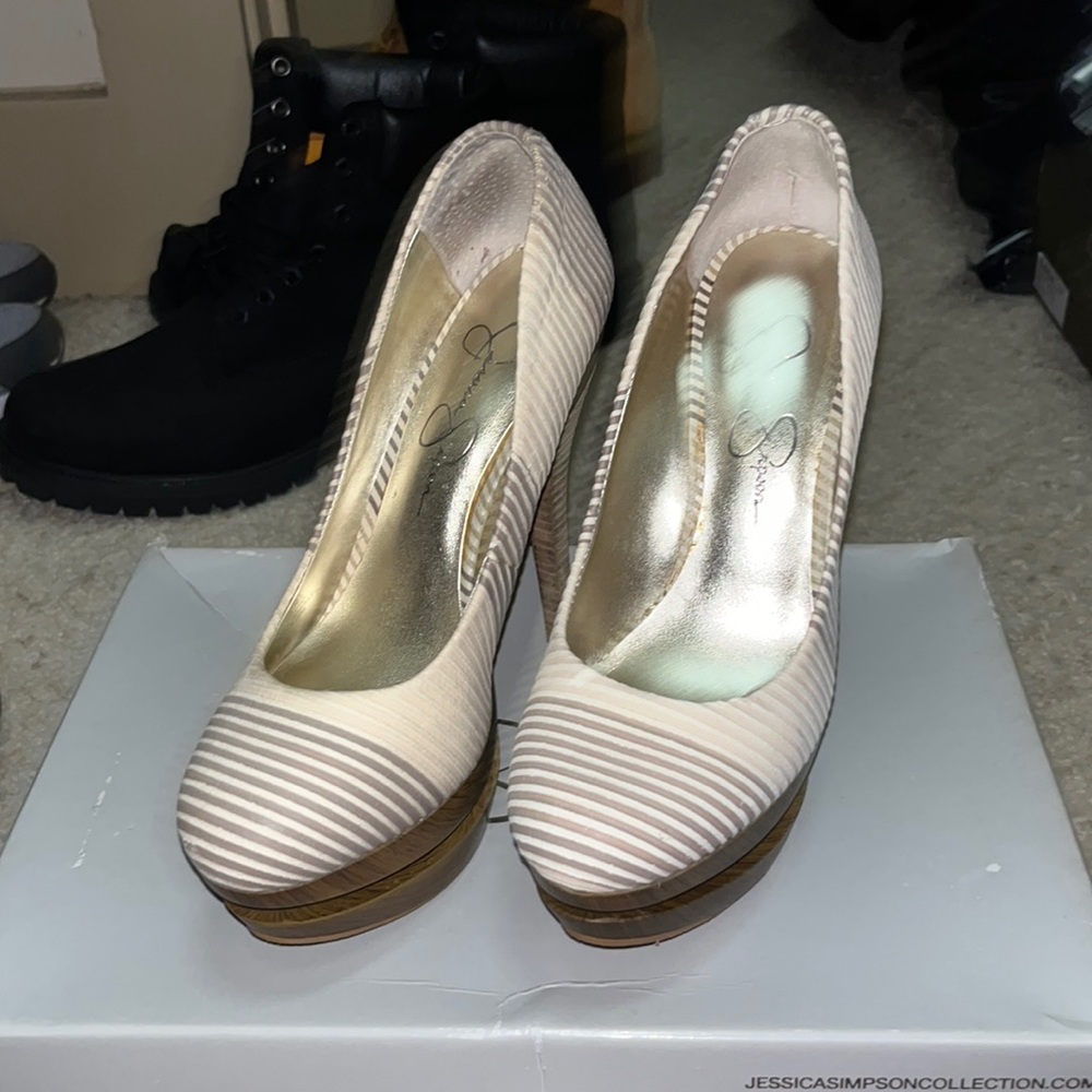 Jessica Simpson unique design heels